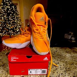 Donavan Mitchel basketball shoes in great shape